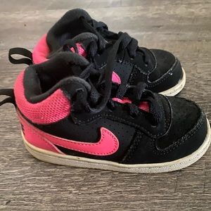 ❌AOLD ON CP❌Pink & black Nike hightop shoes